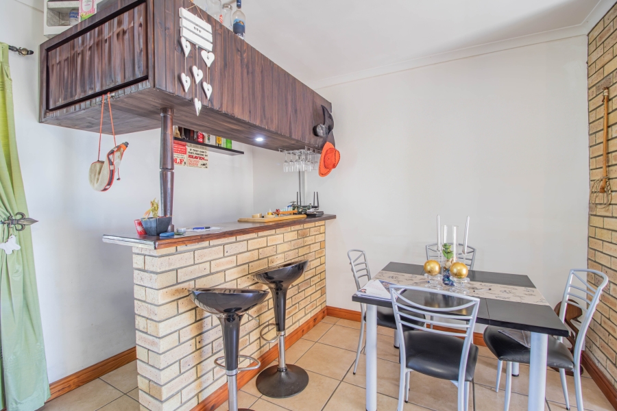 4 Bedroom Property for Sale in Yzerfontein Western Cape